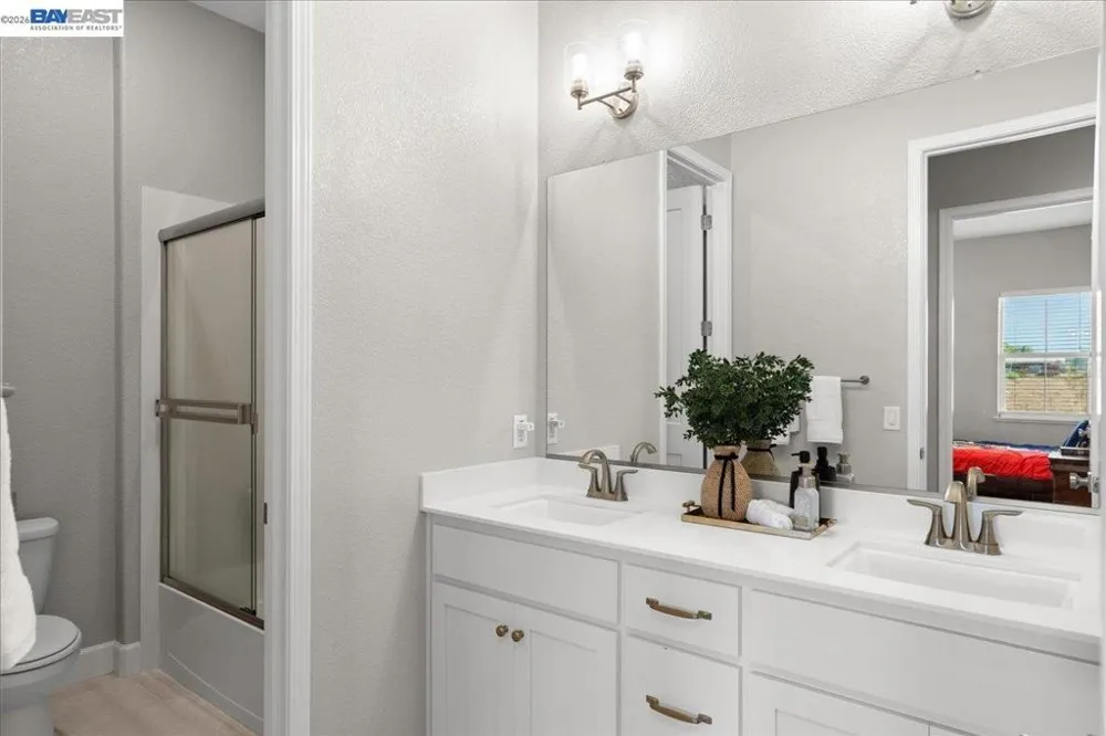 5010 Neroly Rd Oakley, CA 94561