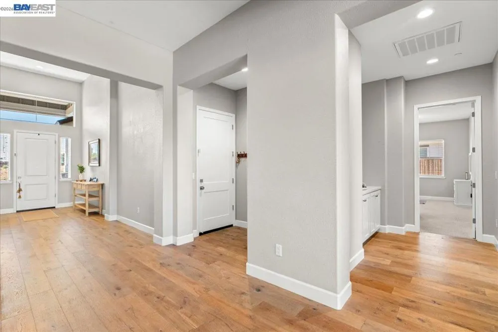 5010 Neroly Rd Oakley, CA 94561