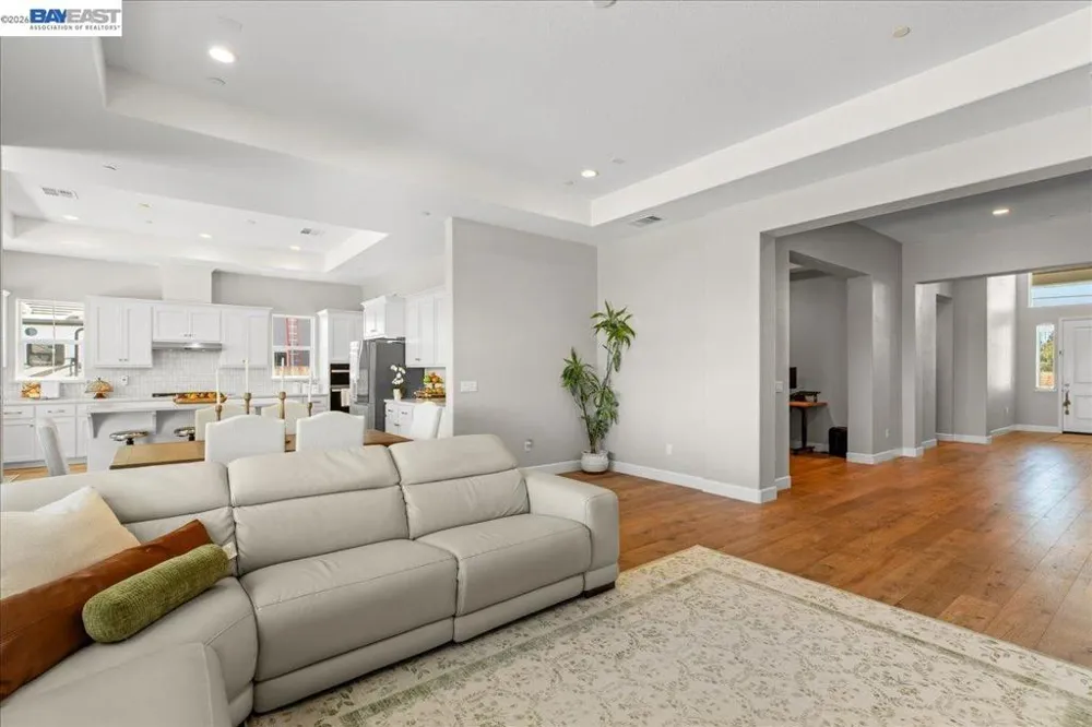 5010 Neroly Rd Oakley, CA 94561