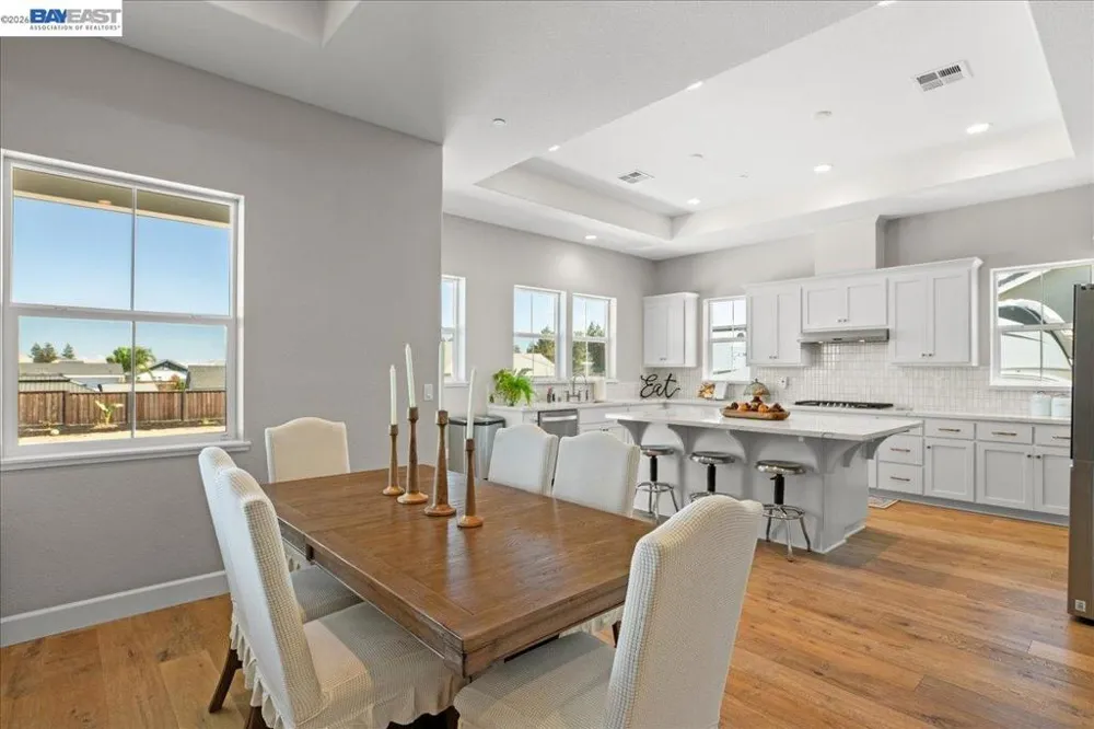 5010 Neroly Rd Oakley, CA 94561