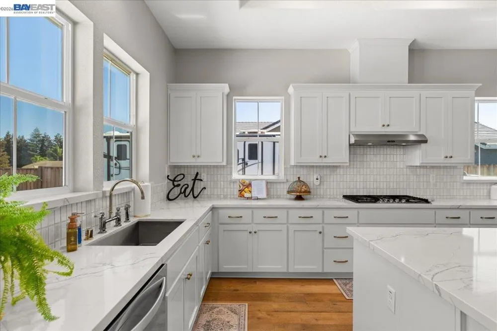 5010 Neroly Rd Oakley, CA 94561