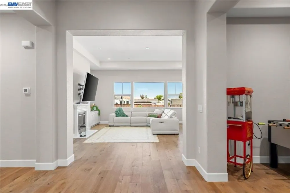 5010 Neroly Rd Oakley, CA 94561