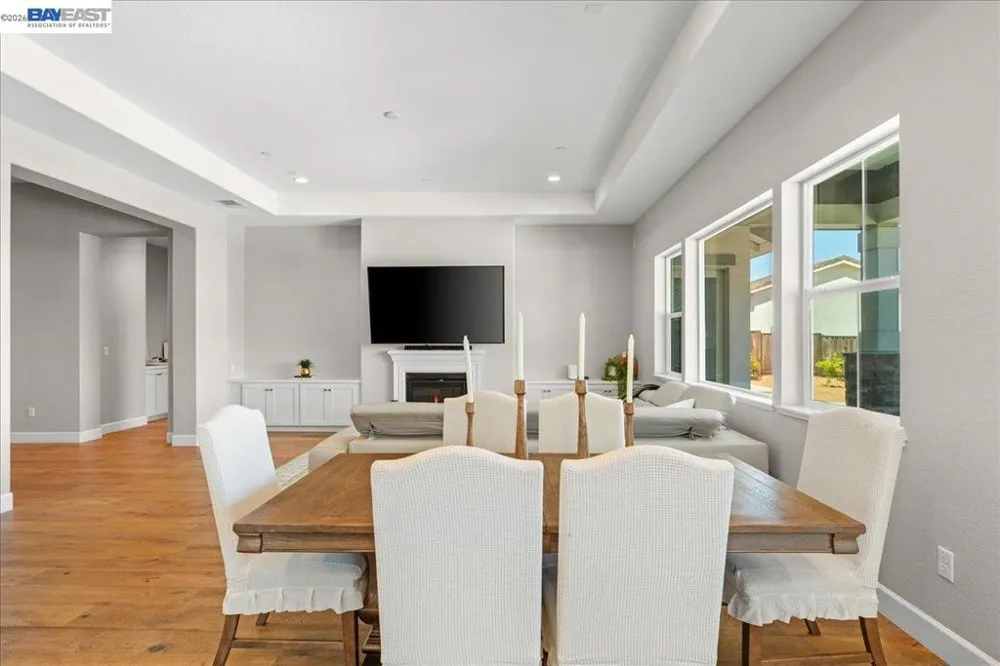 5010 Neroly Rd Oakley, CA 94561