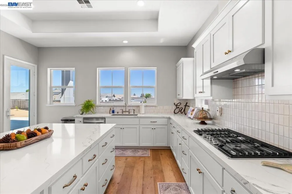 5010 Neroly Rd Oakley, CA 94561