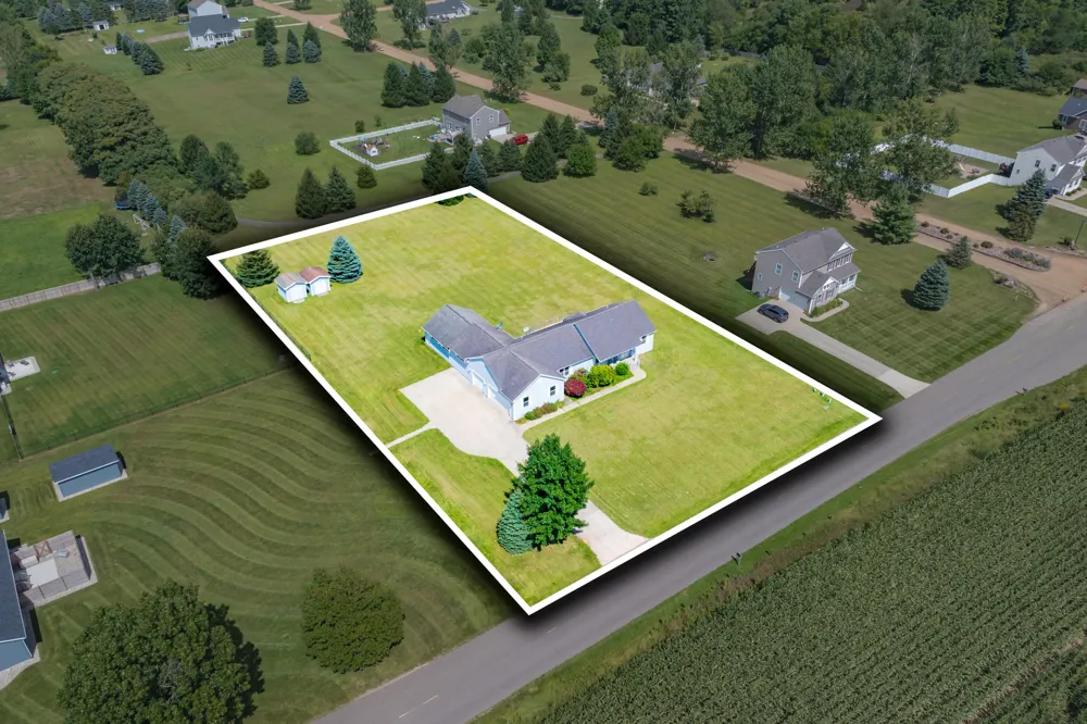 30479 52nd Avenue Paw Paw, MI 49079