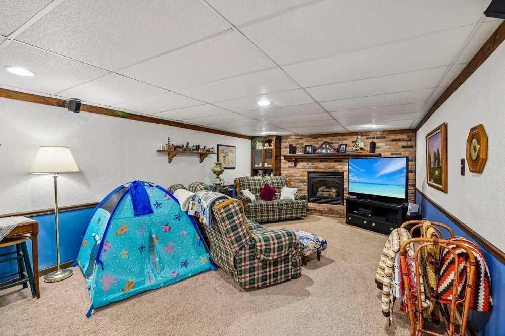 26347 Midway Street Dearborn Heights, MI 48127