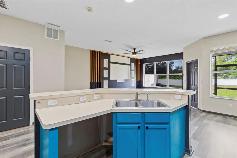 1522 SUMMERGATE DRIVE Valrico, FL 33594