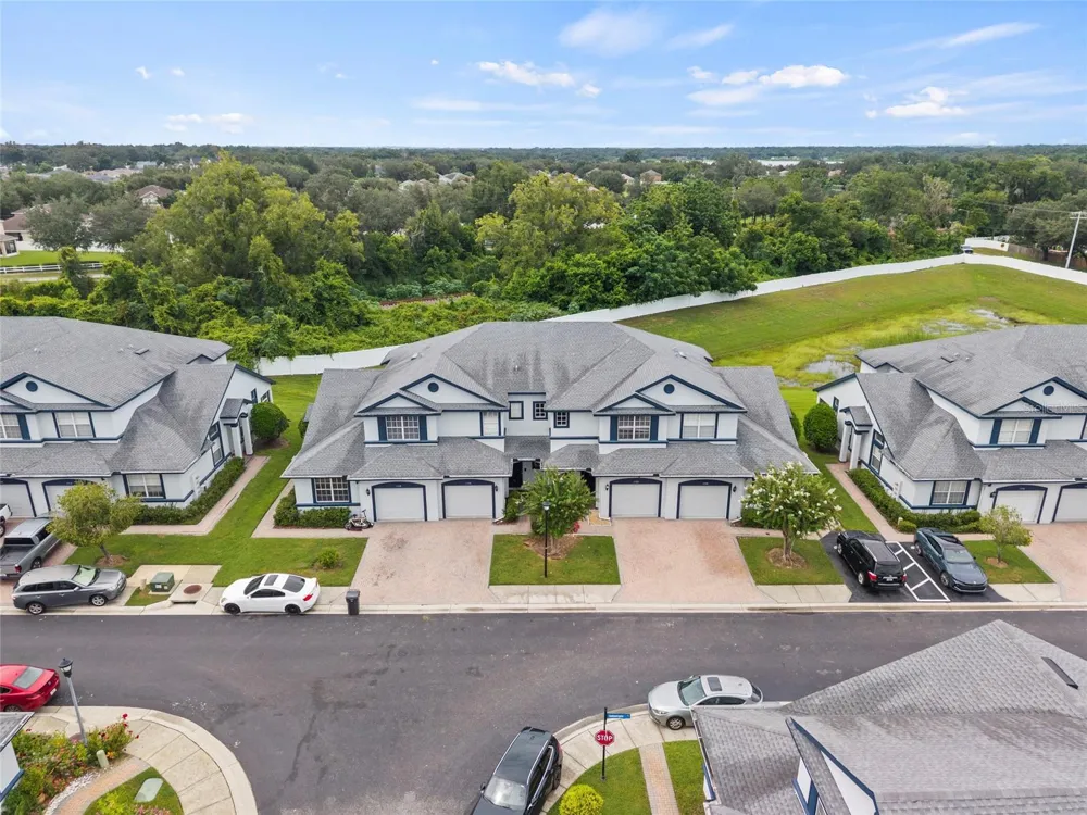 1522 SUMMERGATE DRIVE Valrico, FL 33594