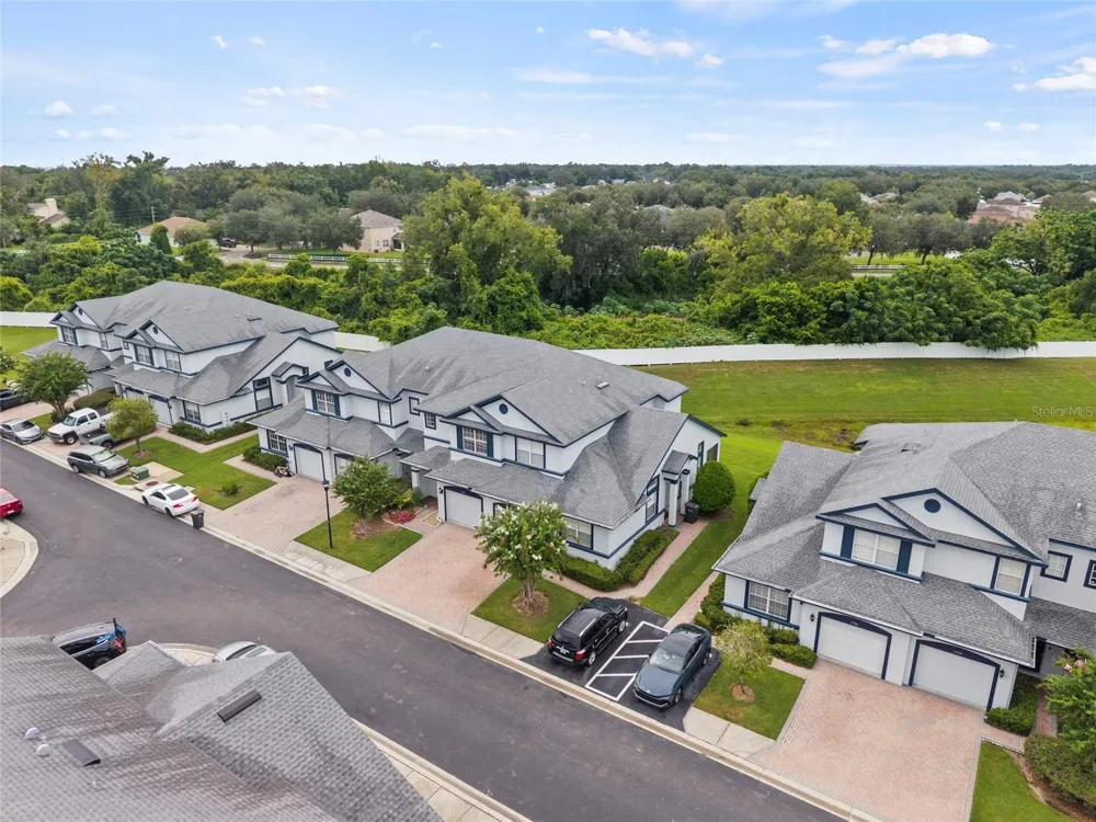1522 SUMMERGATE DRIVE Valrico, FL 33594