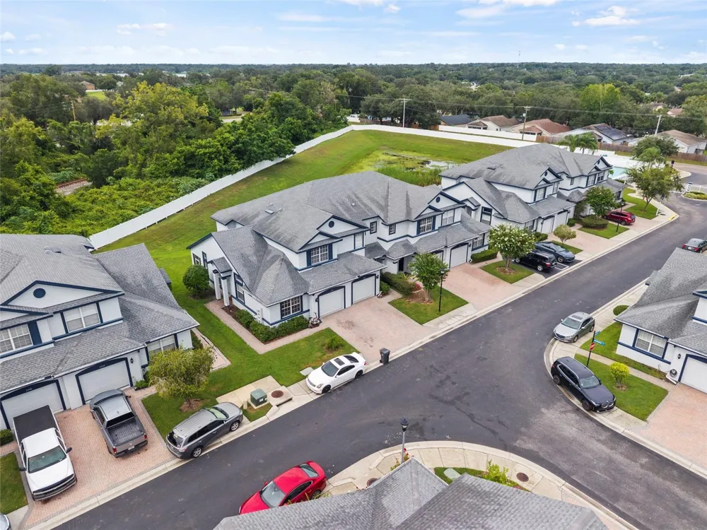 1522 SUMMERGATE DRIVE Valrico, FL 33594