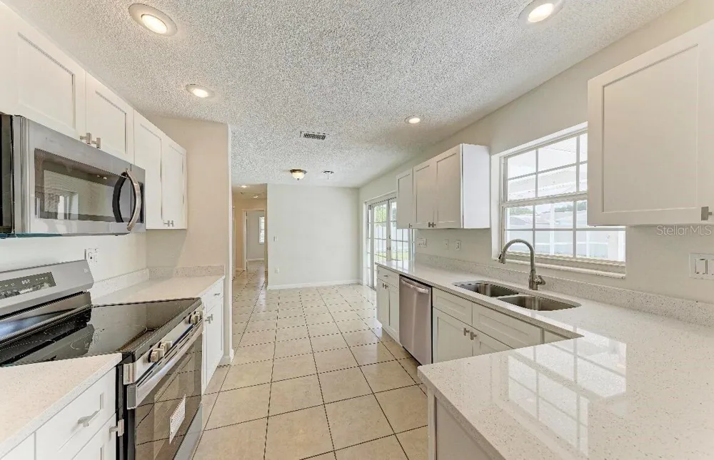 3207 19TH AVENUE W Bradenton, FL 34205