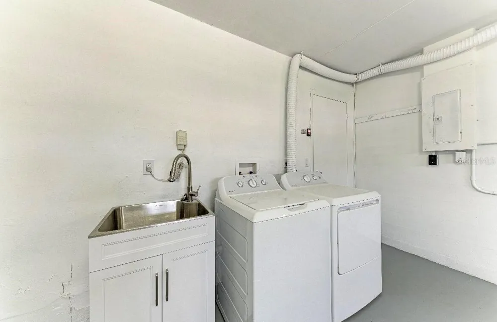 3207 19TH AVENUE W Bradenton, FL 34205