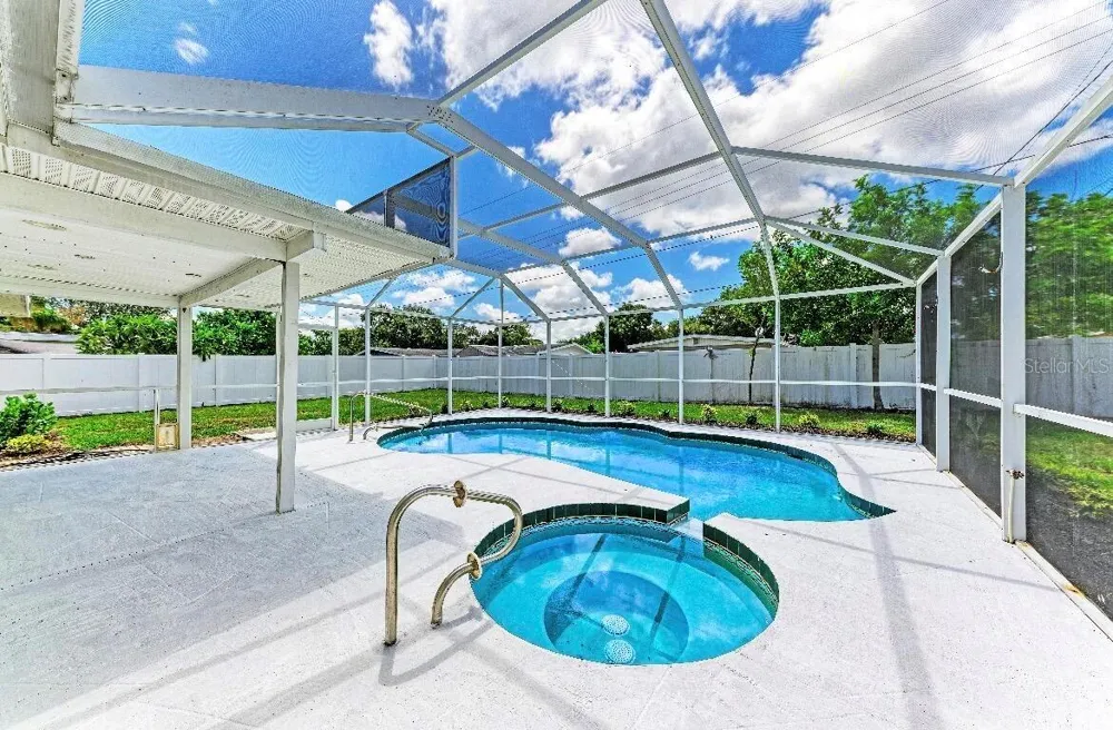 3207 19TH AVENUE W Bradenton, FL 34205