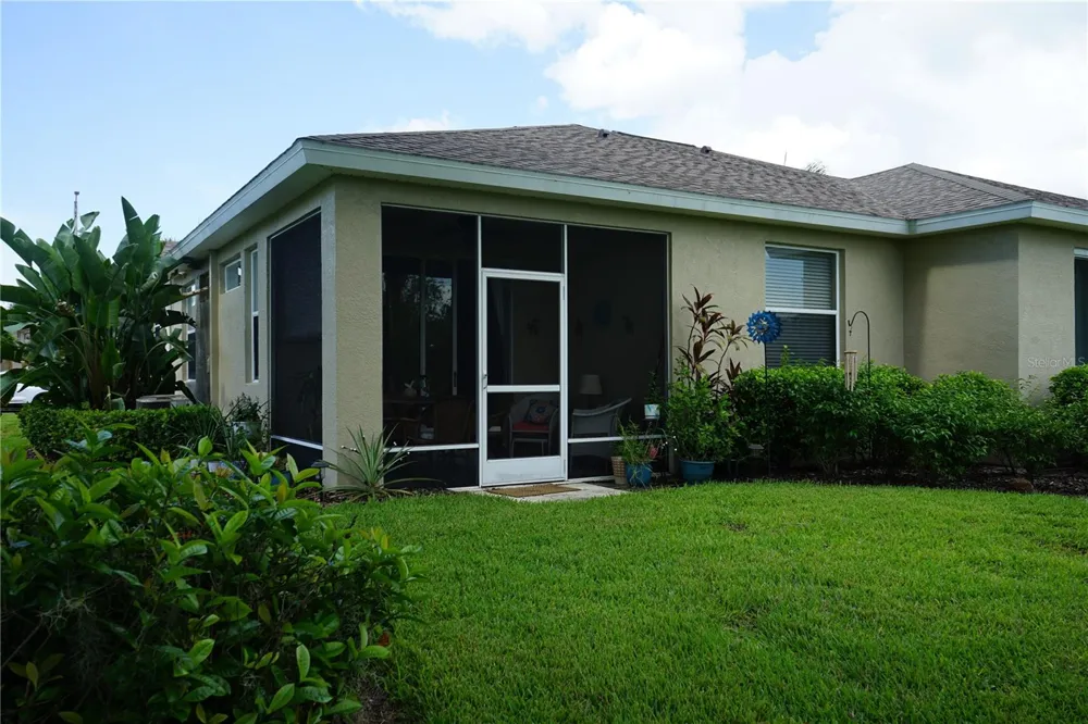 2032 INVERNESS GREENS DRIVE #76 Sun City Center, FL 33573