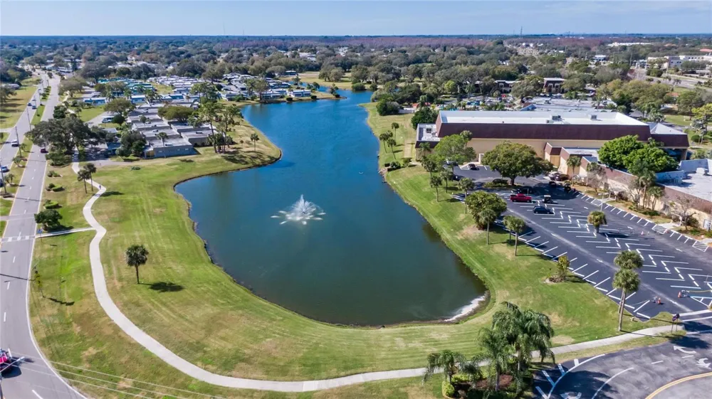 2032 INVERNESS GREENS DRIVE #76 Sun City Center, FL 33573