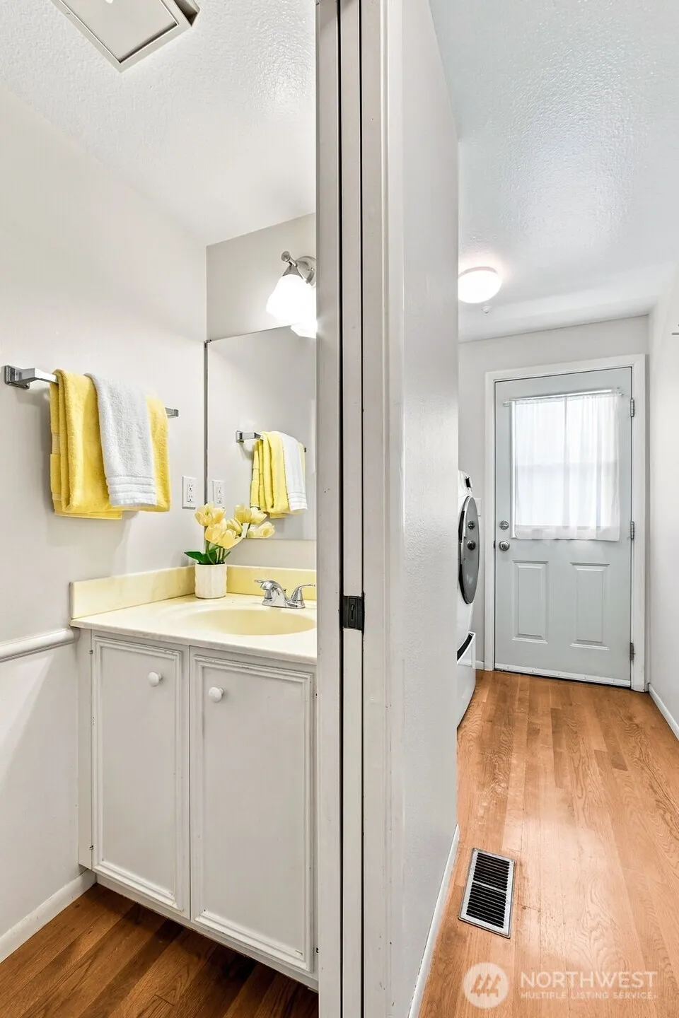 8205 Amber Drive SW Lakewood, WA 98498