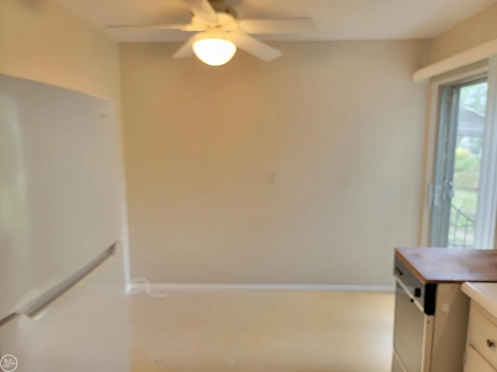 129 Parnacott Drive Mt Clemens City, MI 48043