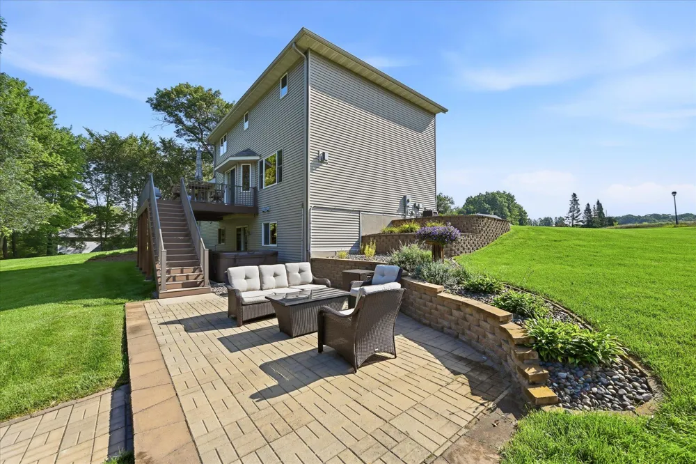 27354 107th Street NW Zimmerman, MN 55398