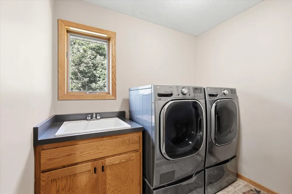 27354 107th Street NW Zimmerman, MN 55398