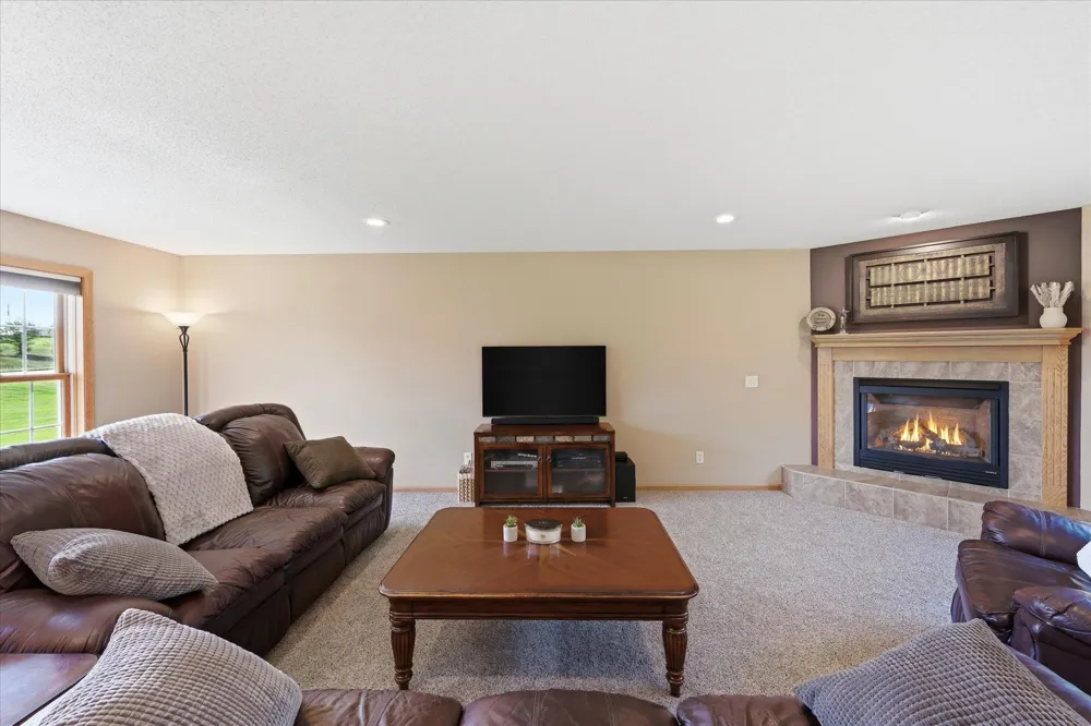 27354 107th Street NW Zimmerman, MN 55398