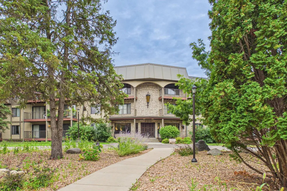 2200 Nevada Avenue S #321 Saint Louis Park, MN 55426