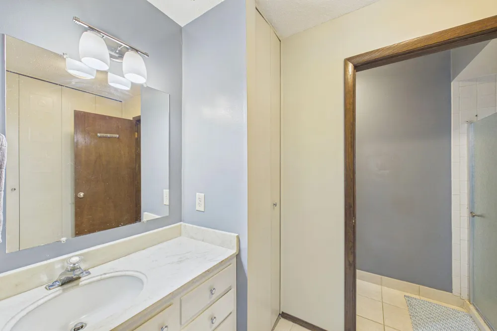 2200 Nevada Avenue S #321 Saint Louis Park, MN 55426