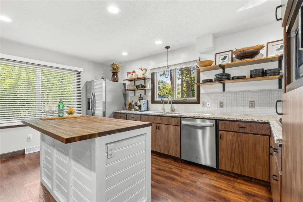 73466 318th Avenue Lake City, MN 55041