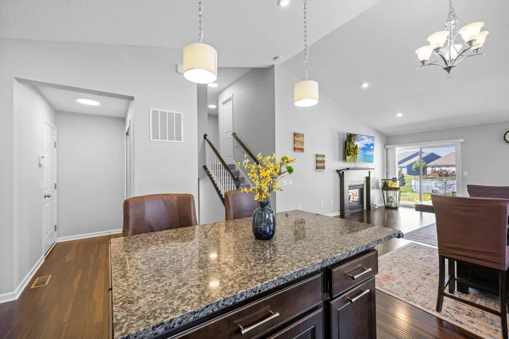 13772 Apollo Way Rosemount, MN 55068