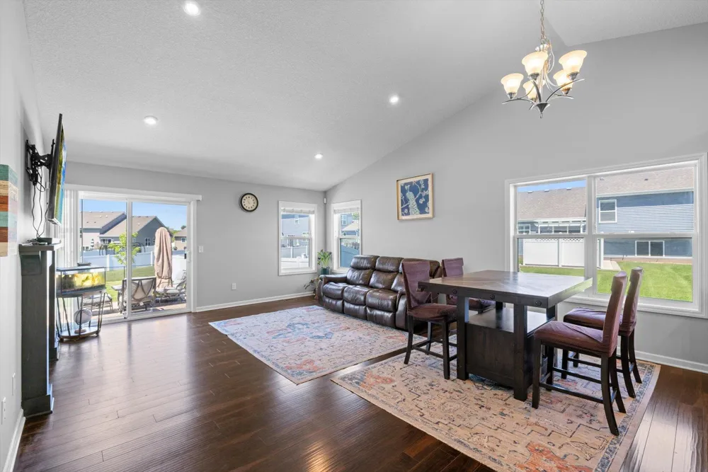 13772 Apollo Way Rosemount, MN 55068