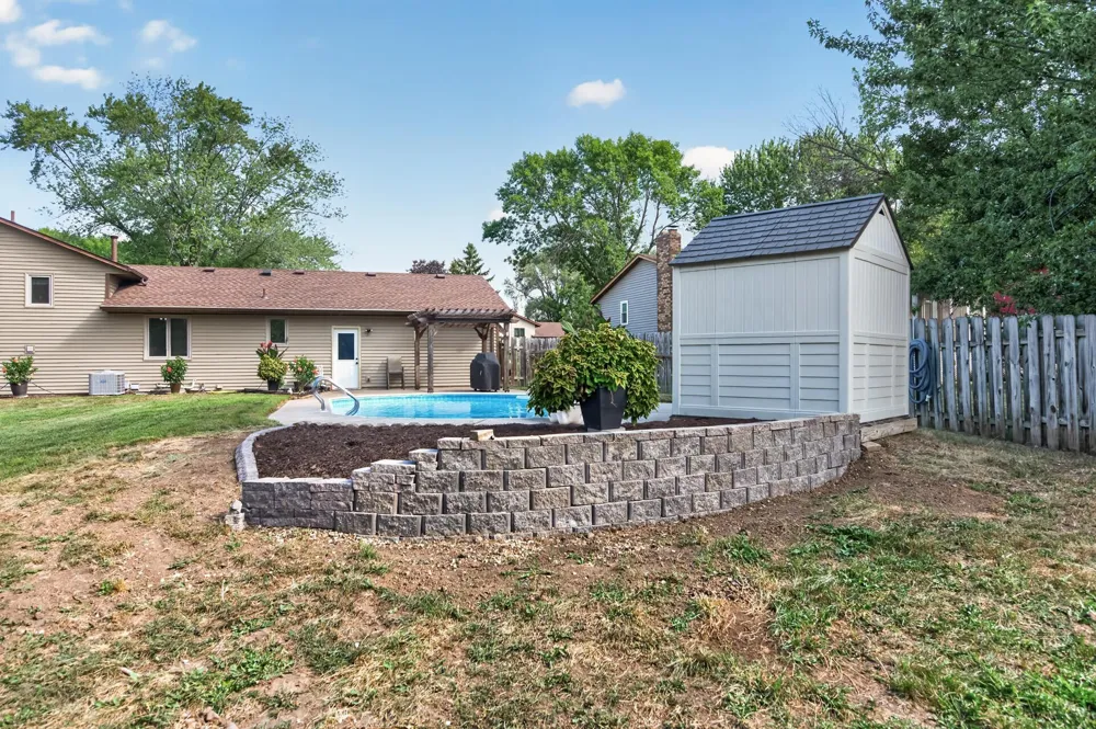 8305 69th Street S Cottage Grove, MN 55016
