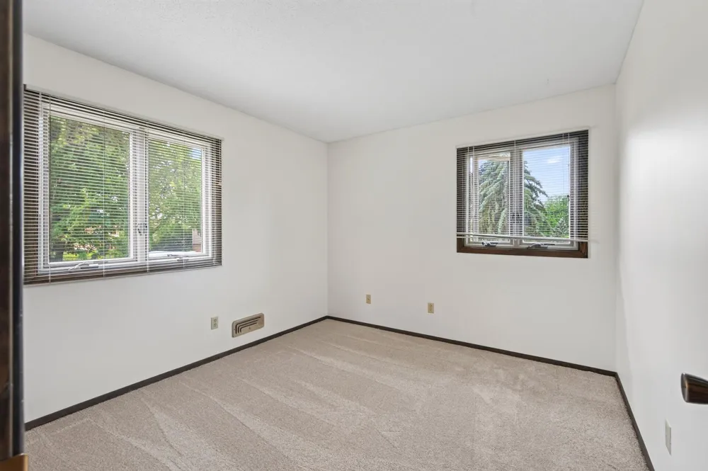 8305 69th Street S Cottage Grove, MN 55016