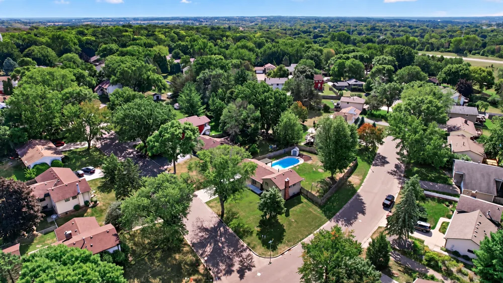 8305 69th Street S Cottage Grove, MN 55016