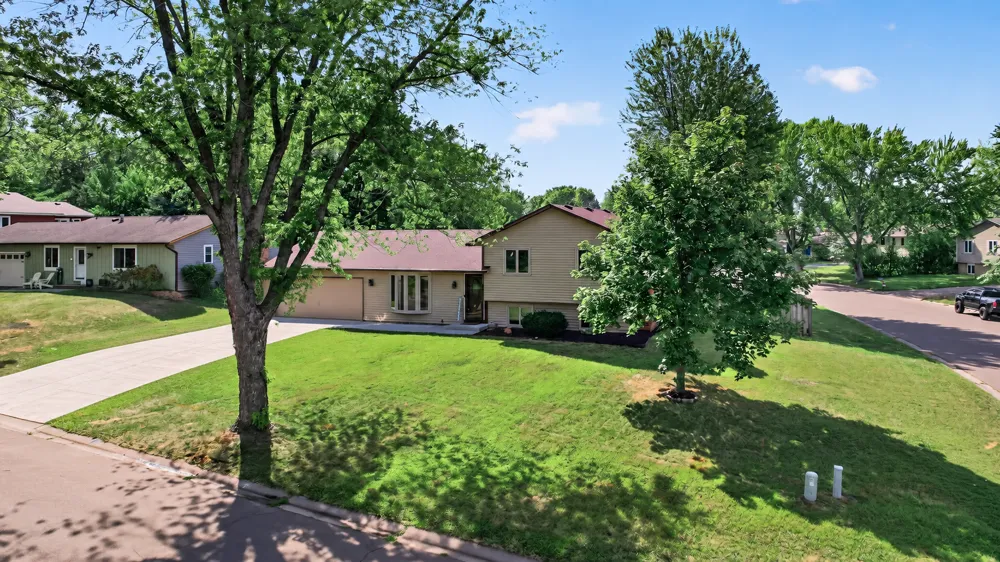8305 69th Street S Cottage Grove, MN 55016