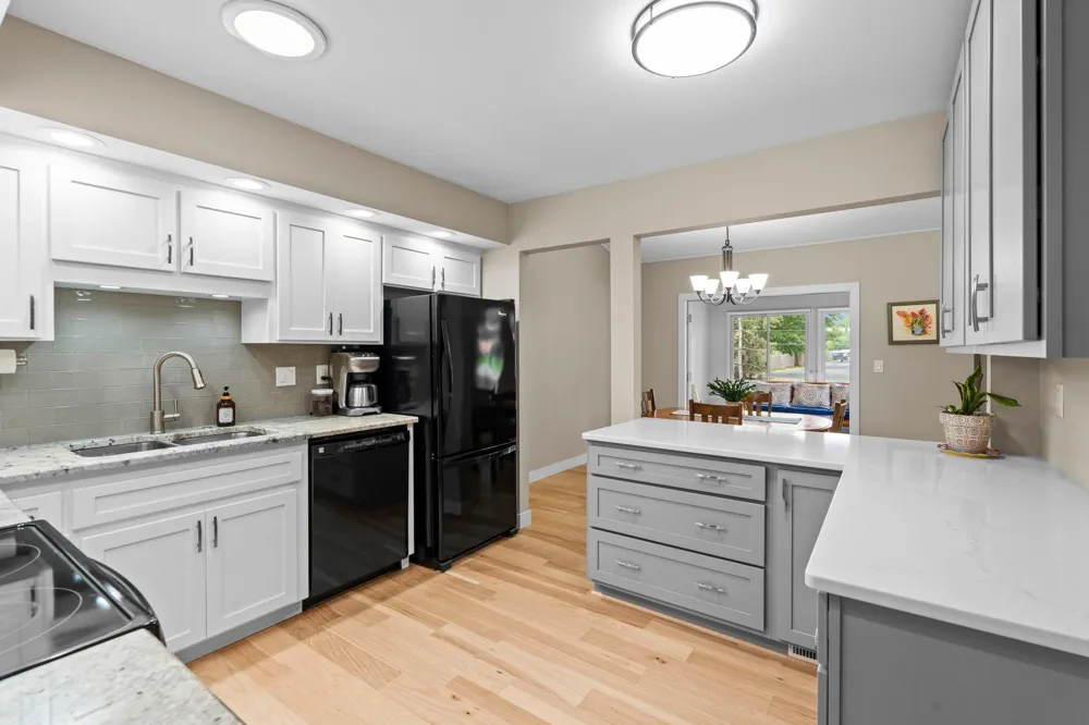 5757 Hyland Courts Drive Bloomington, MN 55437