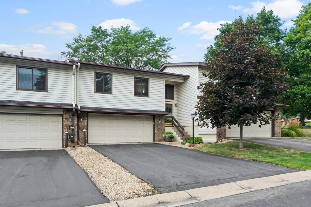 5757 Hyland Courts Drive Bloomington, MN 55437