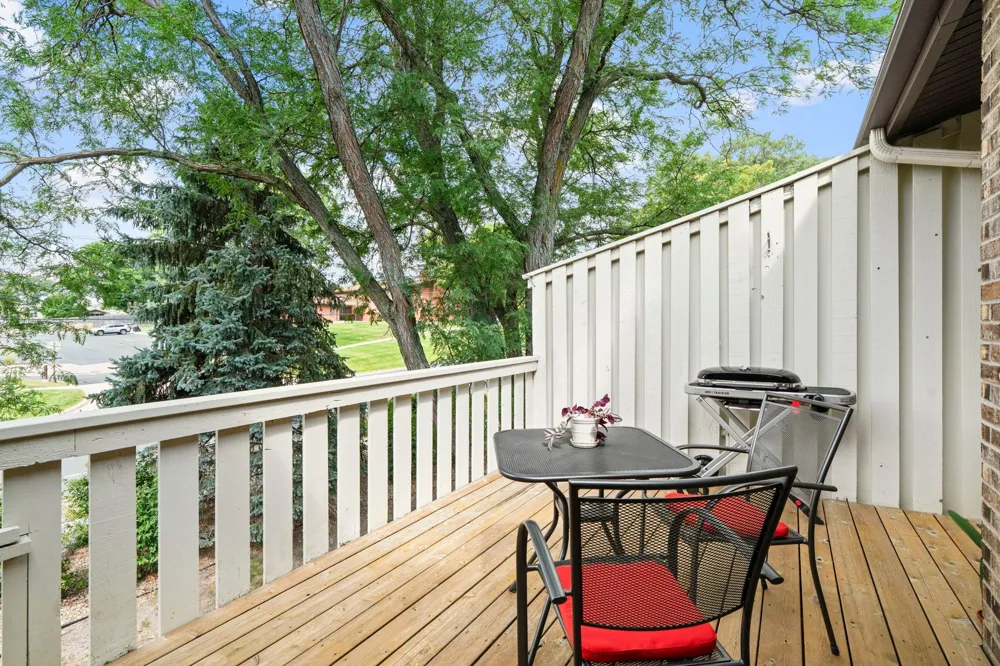 5757 Hyland Courts Drive Bloomington, MN 55437