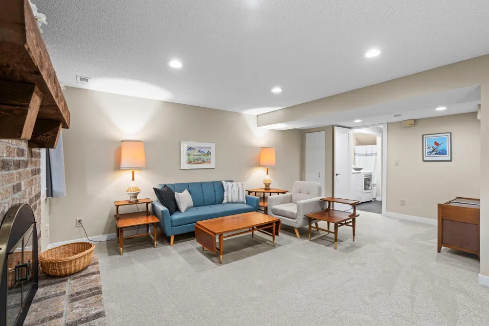5757 Hyland Courts Drive Bloomington, MN 55437