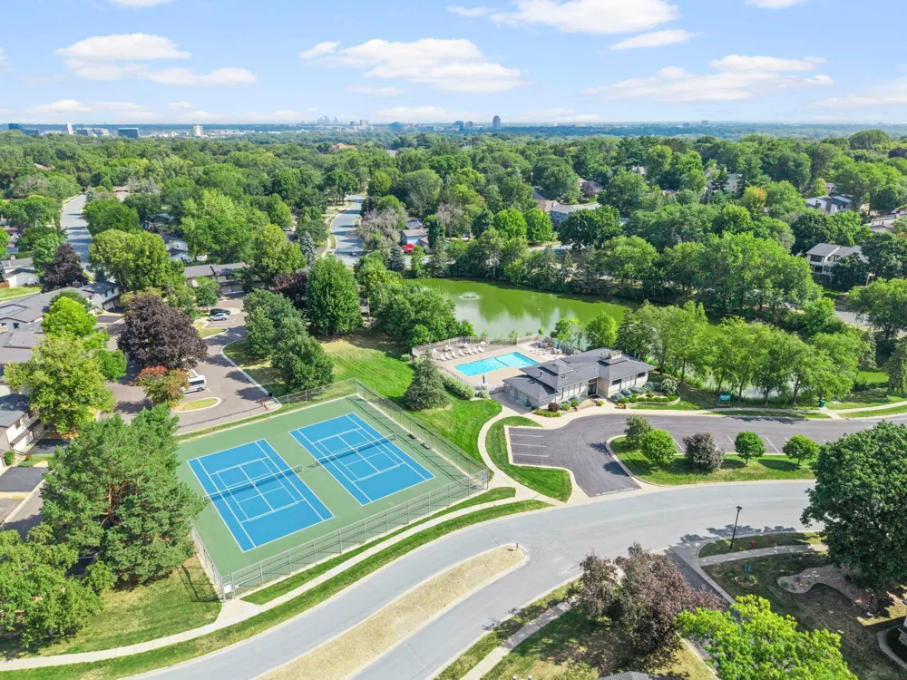 5757 Hyland Courts Drive Bloomington, MN 55437