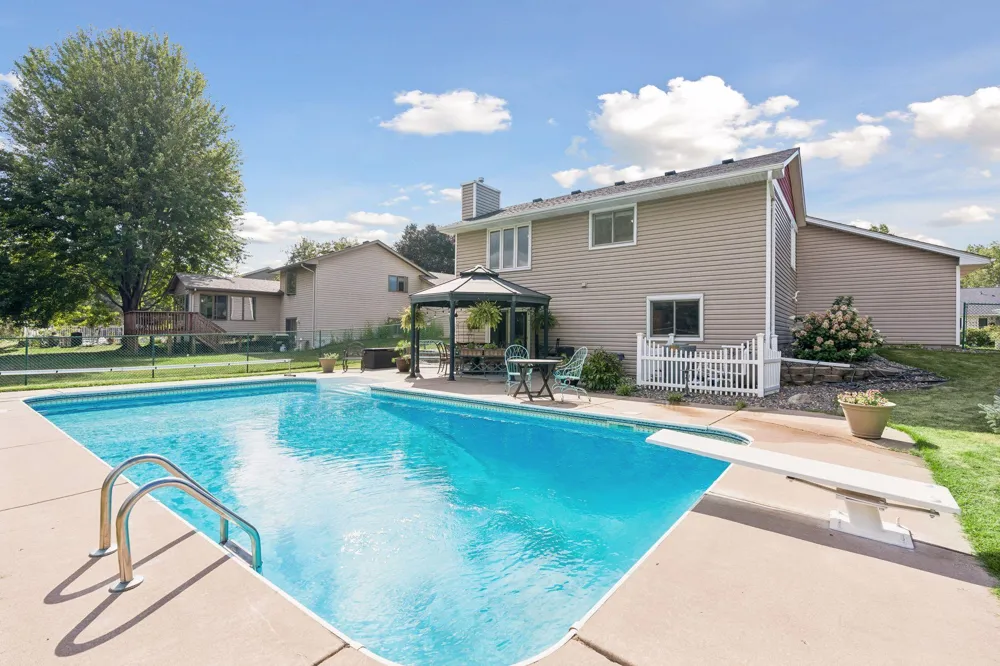 4751 Heather Ridge Road Oakdale, MN 55128