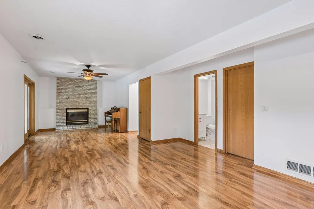 4751 Heather Ridge Road Oakdale, MN 55128