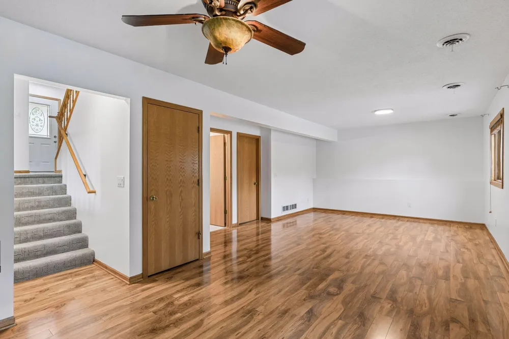 4751 Heather Ridge Road Oakdale, MN 55128