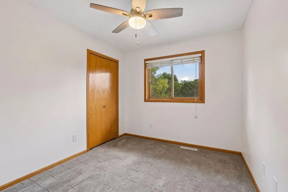 4751 Heather Ridge Road Oakdale, MN 55128