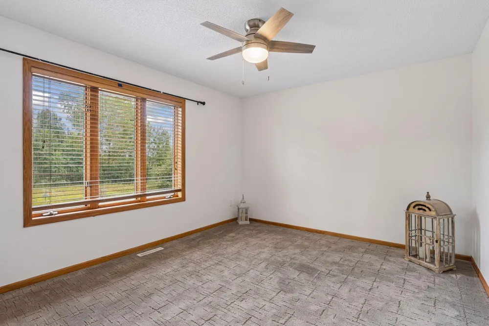 4751 Heather Ridge Road Oakdale, MN 55128