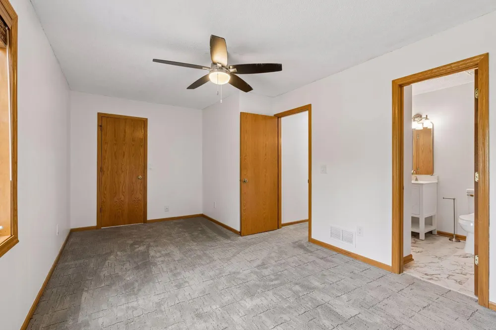 4751 Heather Ridge Road Oakdale, MN 55128