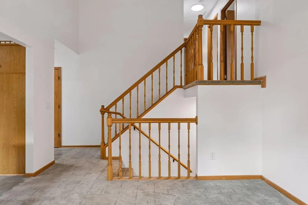 4751 Heather Ridge Road Oakdale, MN 55128