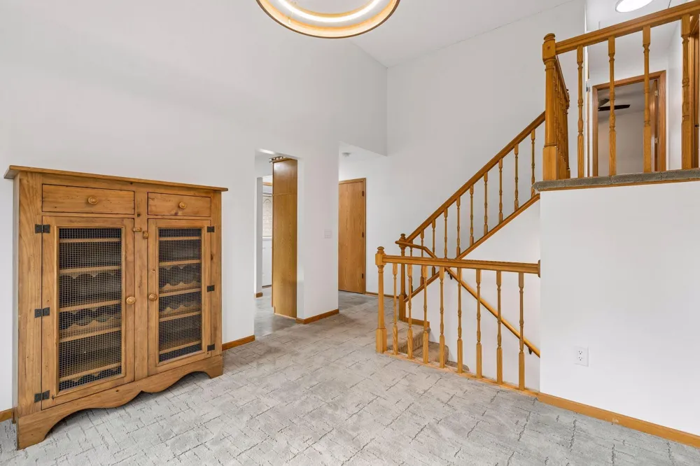 4751 Heather Ridge Road Oakdale, MN 55128