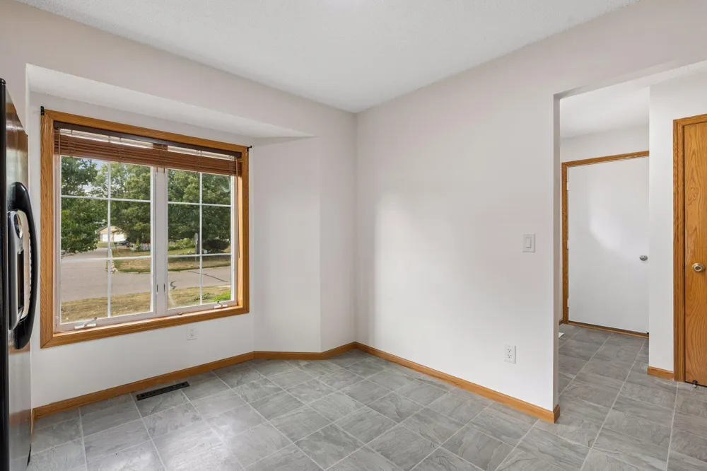 4751 Heather Ridge Road Oakdale, MN 55128