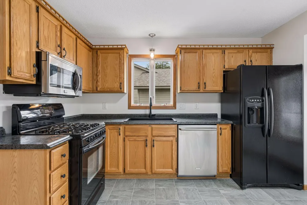 4751 Heather Ridge Road Oakdale, MN 55128