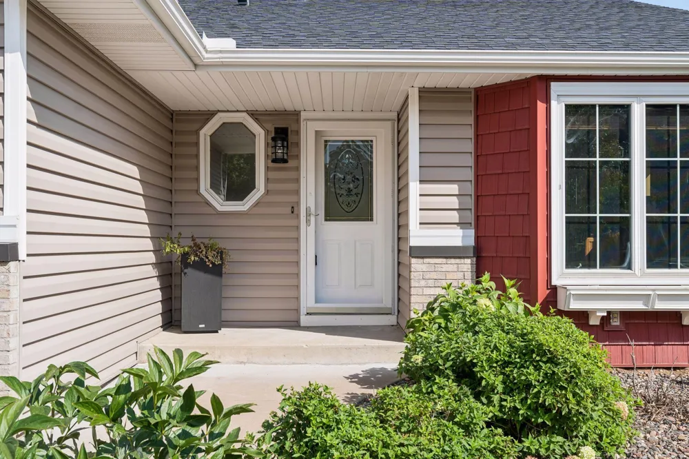 4751 Heather Ridge Road Oakdale, MN 55128