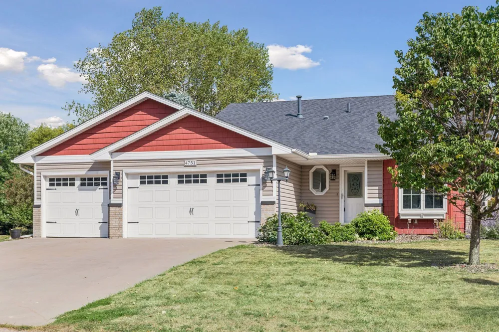 4751 Heather Ridge Road Oakdale, MN 55128